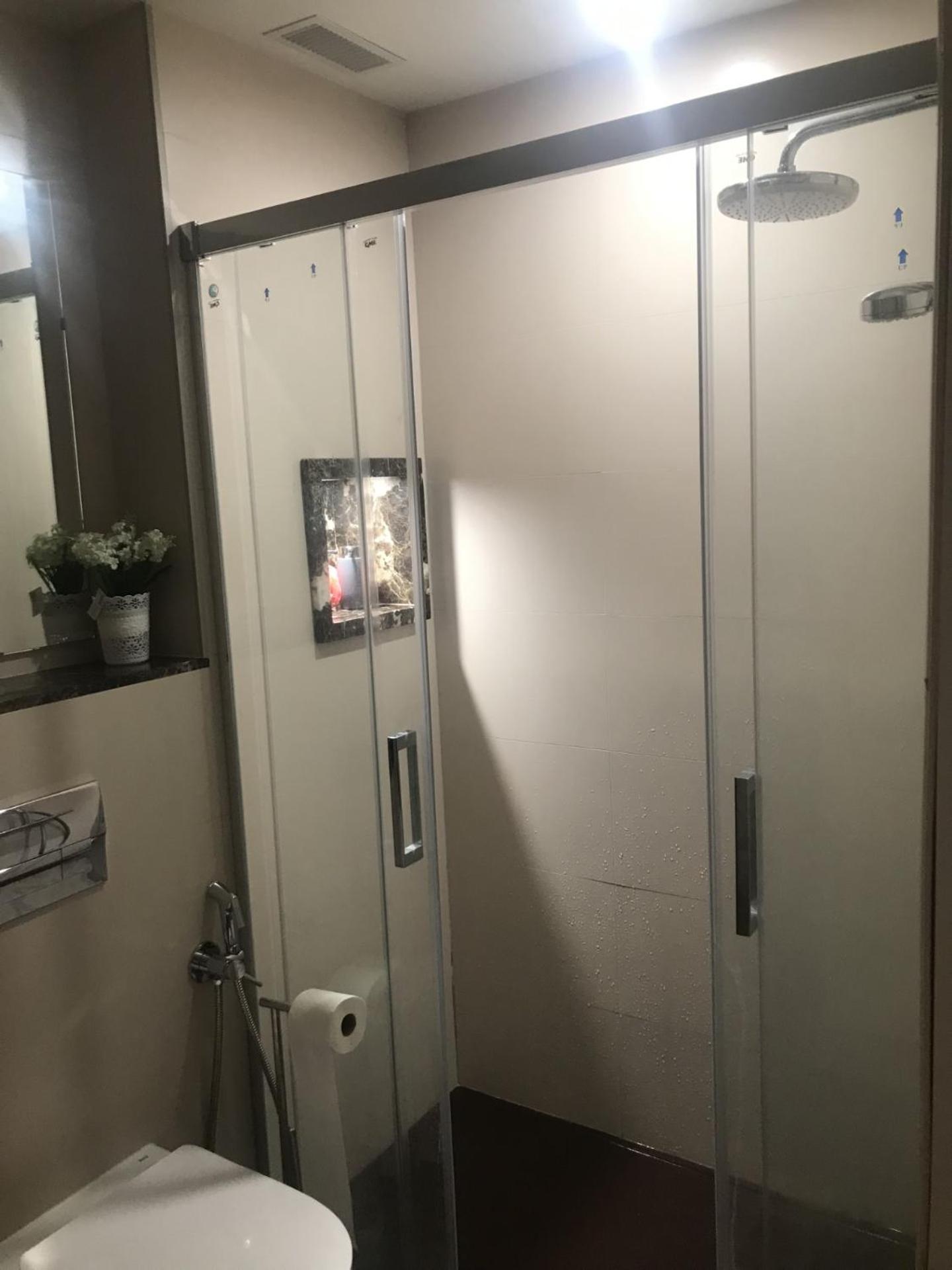 Malaga Habitacion En Apartamento Carlos Haya Apartment Екстериор снимка