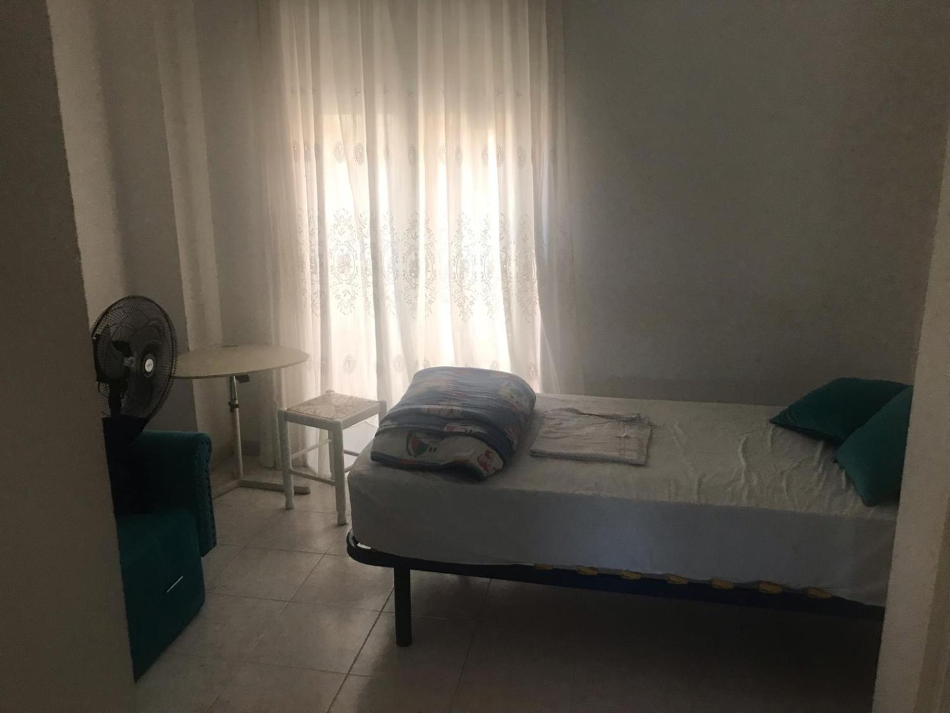 Malaga Habitacion En Apartamento Carlos Haya Apartment Екстериор снимка
